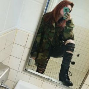 Meet your Posher, Hayley